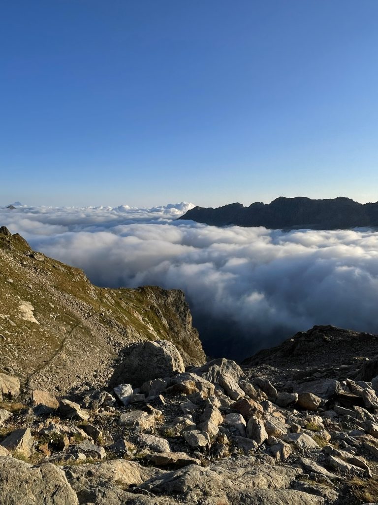 Entracque Boven de wolken gewandeld