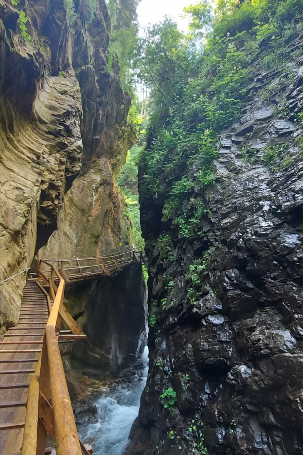 camping-lindlerhof_wildewasser-raggaschlucht2