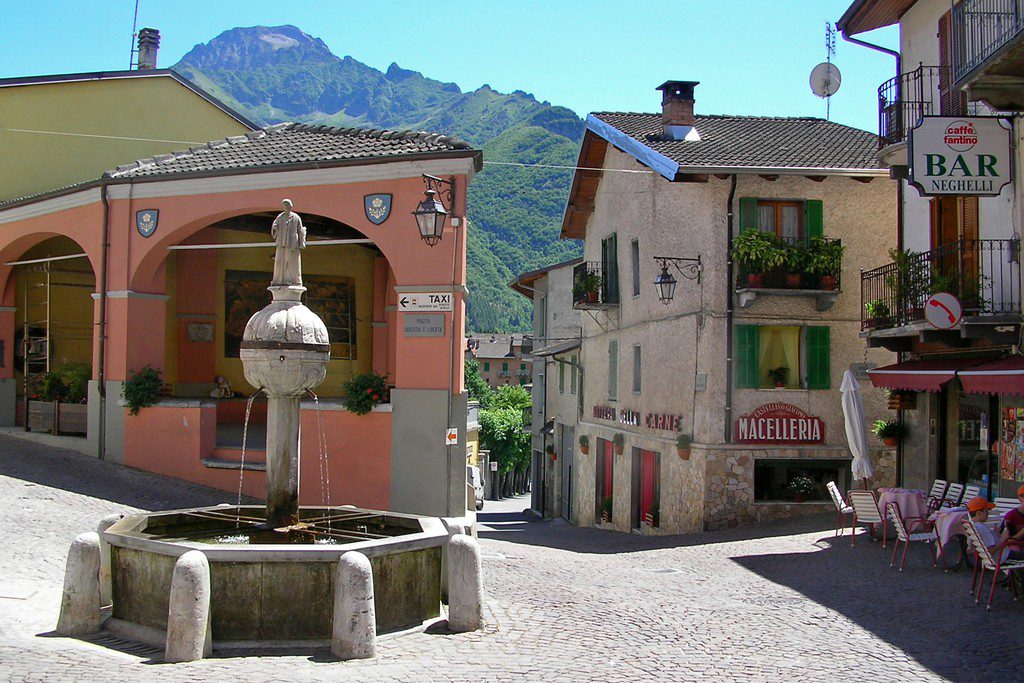 entracque_piazza_cen_UMosq